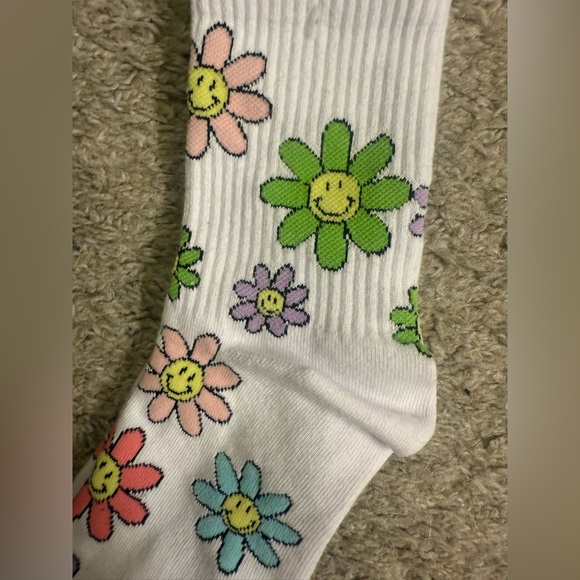 American Eagle AE Have a Good Day & Flower Smiley® Colorful ‘90s Crew Socks Set - Picture 9 of 15